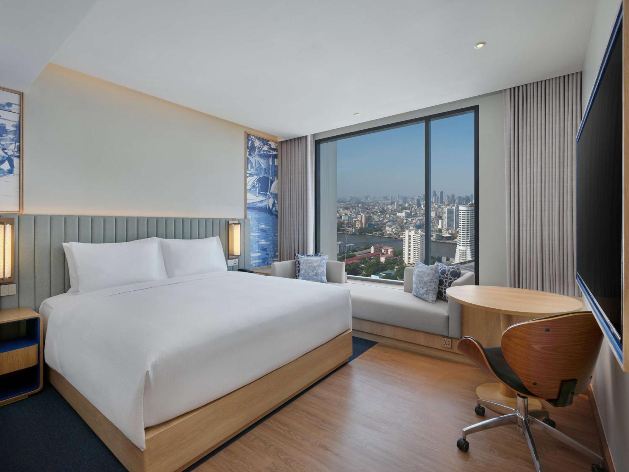 Hilton Garden Inn Bangkok Riverside Exterior photo